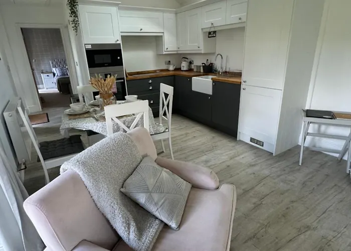 Boundary Stable Pickering